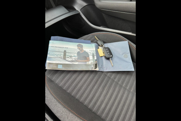 Peugeot 208 1.2 PureTech Active Pack- 23.000 KM - Navigatie / Apple CarPlay I Airco I LED I Veiligheid pakket I Dealer onderhouden