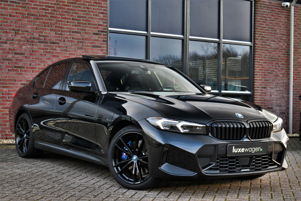 BMW 3-serie 330e xDrive M-Sport Pro Pano M-zetels ACC HUD 19inch El-klep