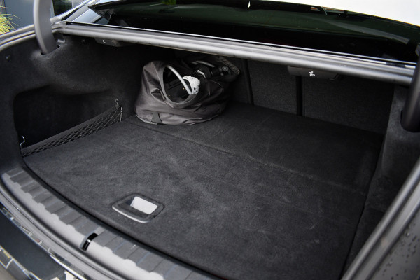 BMW 3-serie 330e xDrive M-Sport Pro Pano M-zetels ACC HUD 19inch El-klep