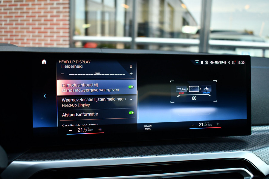 BMW 3-serie 330e xDrive M-Sport Pro Pano M-zetels ACC HUD 19inch El-klep