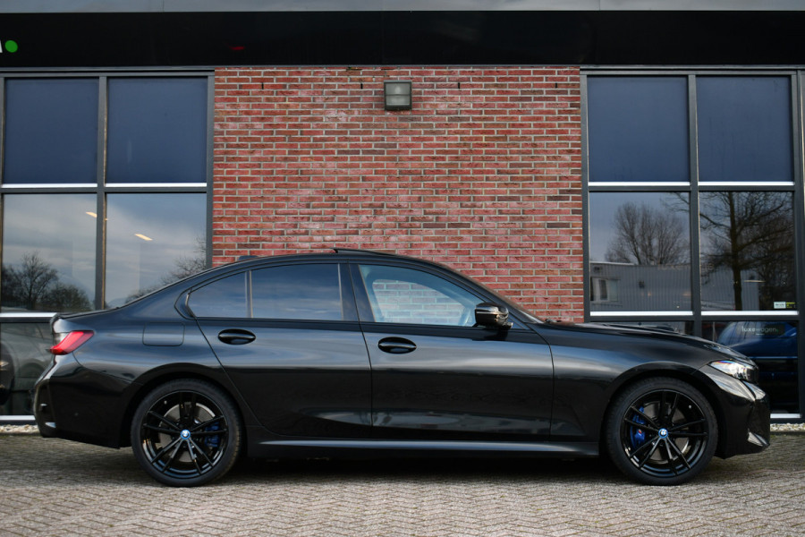 BMW 3-serie 330e xDrive M-Sport Pro Pano M-zetels ACC HUD 19inch El-klep