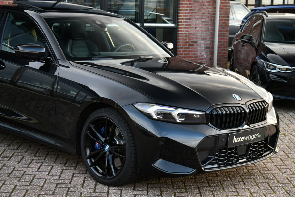 BMW 3-serie 330e xDrive M-Sport Pro Pano M-zetels ACC HUD 19inch El-klep