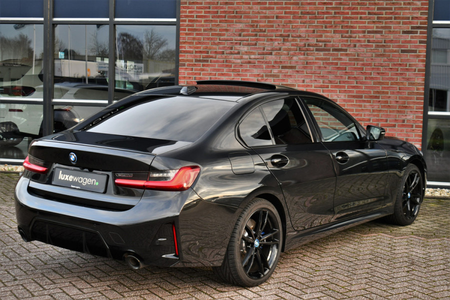 BMW 3-serie 330e xDrive M-Sport Pro Pano M-zetels ACC HUD 19inch El-klep