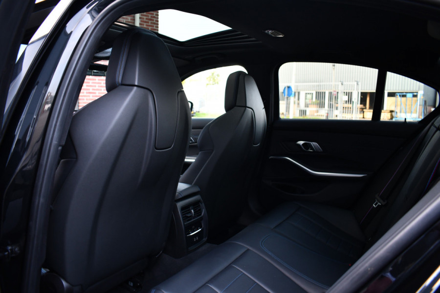 BMW 3-serie 330e xDrive M-Sport Pro Pano M-zetels ACC HUD 19inch El-klep