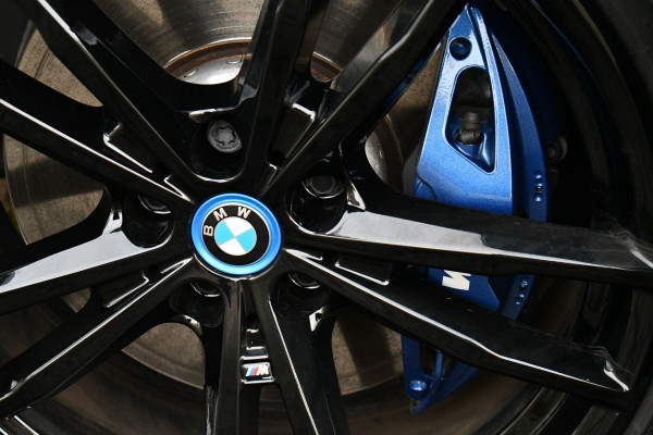 BMW 3-serie 330e xDrive M-Sport Pro Pano M-zetels ACC HUD 19inch El-klep