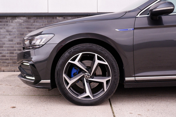 Volkswagen Passat Variant 1.4 TSI PHEV GTE Business | Pano | Elek. Trekhaak | Camera | Carplay | Navi | LED