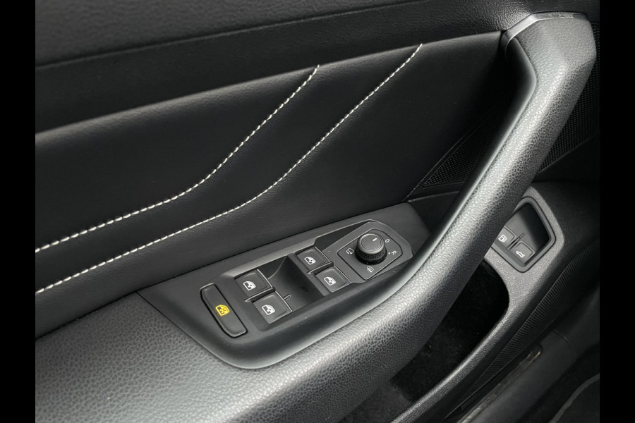 Volkswagen Passat Variant 1.4 TSI PHEV GTE Business | Pano | Elek. Trekhaak | Camera | Carplay | Navi | LED