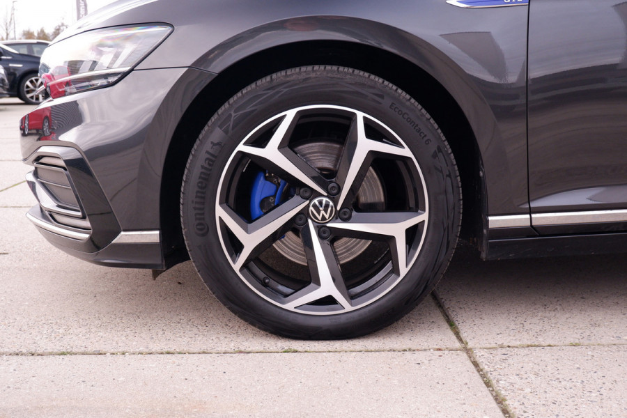 Volkswagen Passat Variant 1.4 TSI PHEV GTE Business | Pano | Elek. Trekhaak | Camera | Carplay | Navi | LED