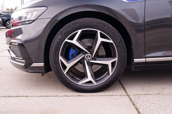 Volkswagen Passat Variant 1.4 TSI PHEV GTE Business | Pano | Elek. Trekhaak | Camera | Carplay | Navi | LED
