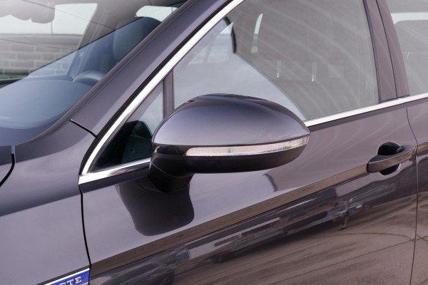 Volkswagen Passat Variant 1.4 TSI PHEV GTE Business | Pano | Elek. Trekhaak | Camera | Carplay | Navi | LED