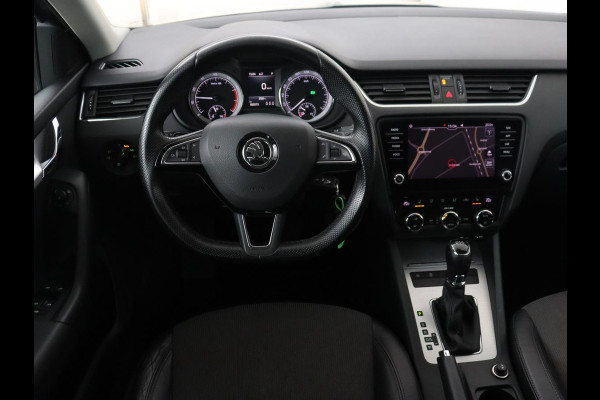 Škoda Octavia 1.0 TSI Ambition | Stoelverwarming | Trekhaak | Half leder | Carplay | Navigatie | DAB | Climate control | Cruise control | Parkeerhulp | Bluetooth