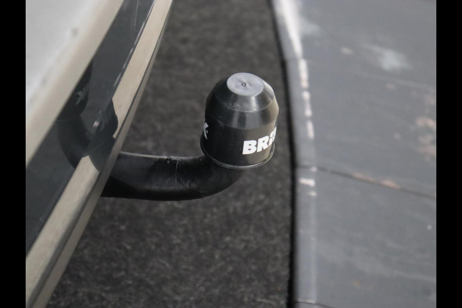 Škoda Octavia 1.0 TSI Ambition | Stoelverwarming | Trekhaak | Half leder | Carplay | Navigatie | DAB | Climate control | Cruise control | Parkeerhulp | Bluetooth