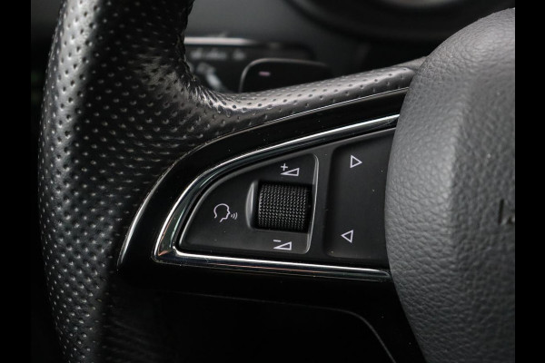 Škoda Octavia 1.0 TSI Ambition | Stoelverwarming | Trekhaak | Half leder | Carplay | Navigatie | DAB | Climate control | Cruise control | Parkeerhulp | Bluetooth
