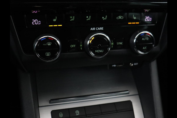 Škoda Octavia 1.0 TSI Ambition | Stoelverwarming | Trekhaak | Half leder | Carplay | Navigatie | DAB | Climate control | Cruise control | Parkeerhulp | Bluetooth