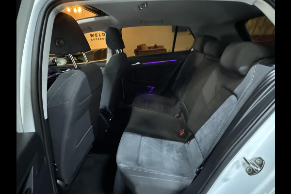 Volkswagen Golf 1.5 eTSI Style Garantie Pano Memory Massage Sfeer Carplay Camera Blindspot ACC Navi Clima IQ.Led IQ.Drive Rijklaar