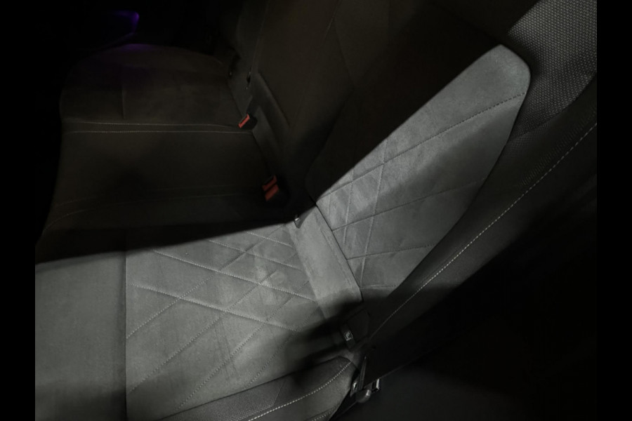 Volkswagen Golf 1.5 eTSI Style Garantie Pano Memory Massage Sfeer Carplay Camera Blindspot ACC Navi Clima IQ.Led IQ.Drive Rijklaar