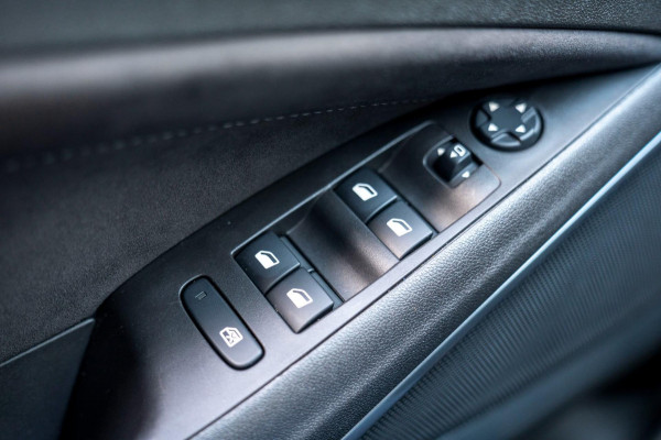 Opel Crossland 1.2 Turbo Ultimate|Prijs rijklaar incl. 12 mnd garantie| LMV Carplay/Android auto PDC Blindspot Camera