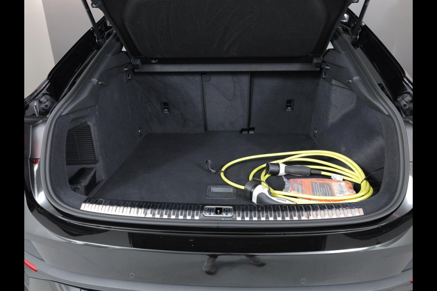 Audi Q3 Sportback 45 TFSI e S Edition 245 pk S-tronic | Navigatie | Parkeersensoren | Autom. airco | Cruise control | LED koplampen | S-Line |