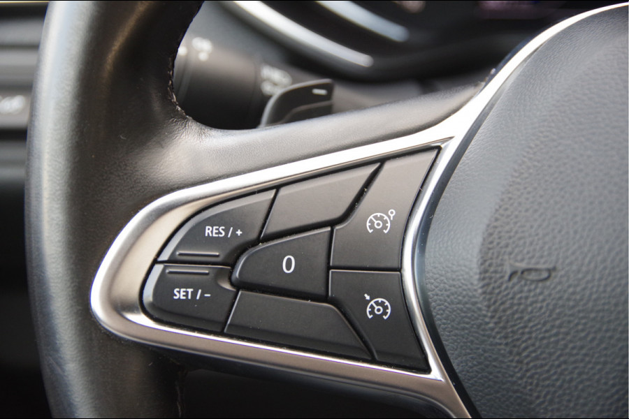 Renault Clio 1.3 TCe Initiale Paris 131PK AUT. LED, LEDER, KEYLESS, CAMERA, STOEL/STUURVERWARMING, NAVI, CRUISE, CLIMA