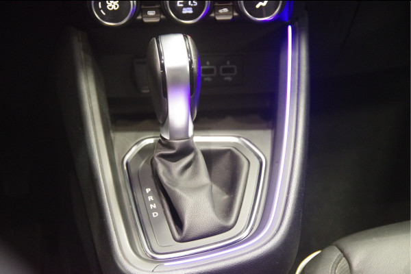 Renault Clio 1.3 TCe Initiale Paris 131PK AUT. LED, LEDER, KEYLESS, CAMERA, STOEL/STUURVERWARMING, NAVI, CRUISE, CLIMA