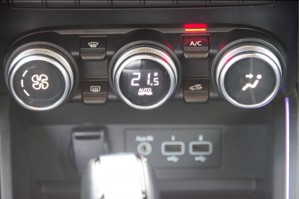 Renault Clio 1.3 TCe Initiale Paris 131PK AUT. LED, LEDER, KEYLESS, CAMERA, STOEL/STUURVERWARMING, NAVI, CRUISE, CLIMA