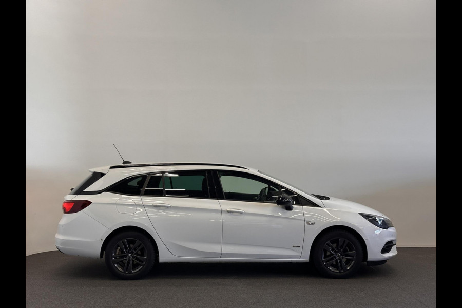 Opel Astra Sports Tourer 1.2 Design & Tech | Full LED | Climate Control | Navigatie | Apple Carplay/Android Auto | PDC V+A | Camera | Cruise Control | AGR Comfortstoel | Lane Assist | Privacy Glass | Gloss Black Pack