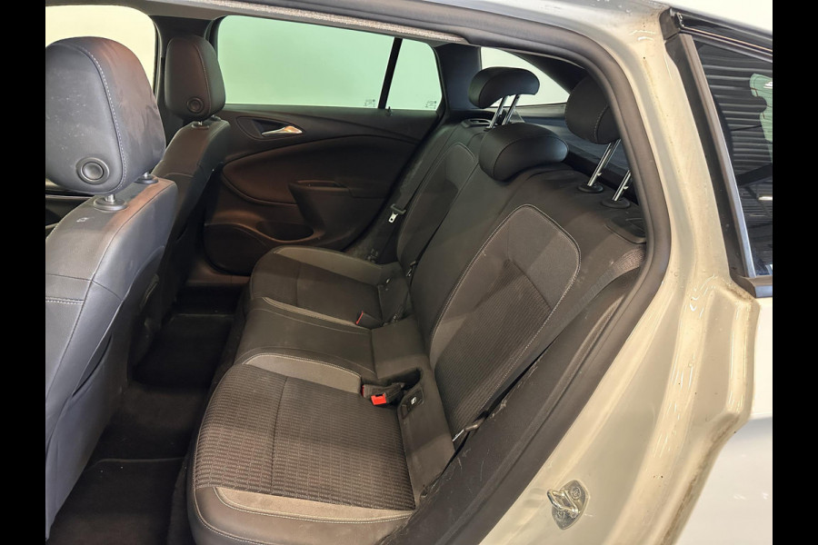 Opel Astra Sports Tourer 1.2 Design & Tech | Full LED | Climate Control | Navigatie | Apple Carplay/Android Auto | PDC V+A | Camera | Cruise Control | AGR Comfortstoel | Lane Assist | Privacy Glass | Gloss Black Pack