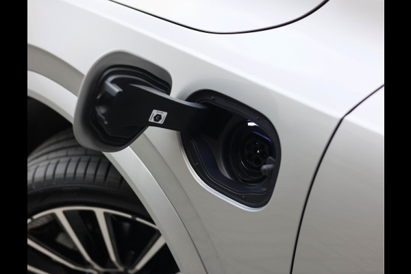 Volvo XC90 T8 AWD Ultra Dark | Pano - Trekhaak - B&W