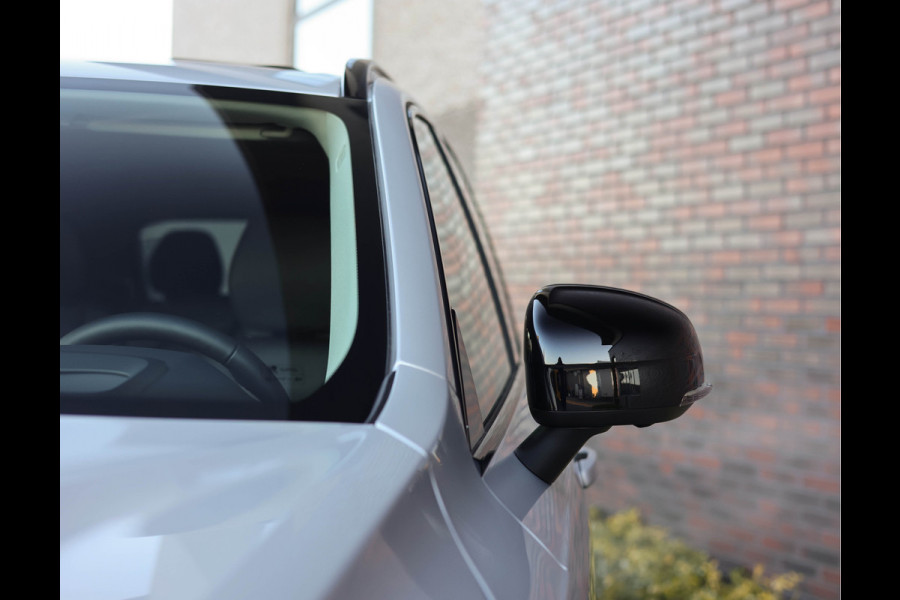 Volvo XC90 T8 AWD Ultra Dark | Pano - Trekhaak - B&W