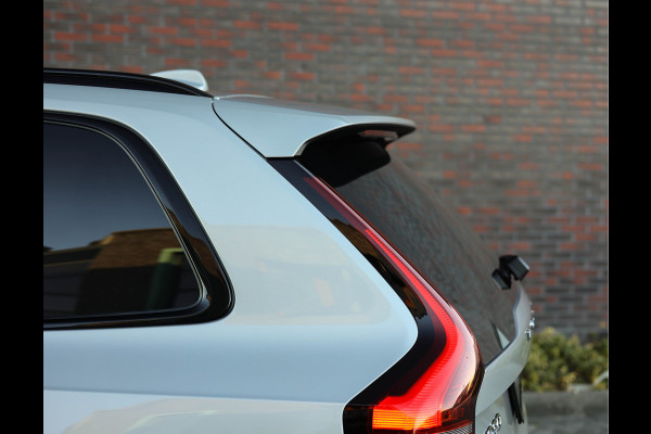 Volvo XC90 T8 AWD Ultra Dark | Pano - Trekhaak - B&W