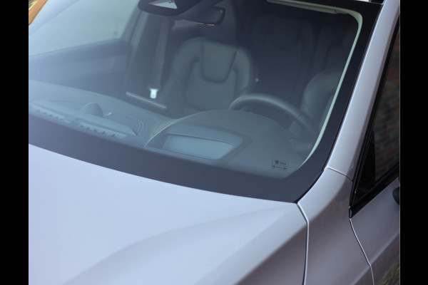 Volvo XC90 T8 AWD Ultra Dark | Pano - Trekhaak - B&W