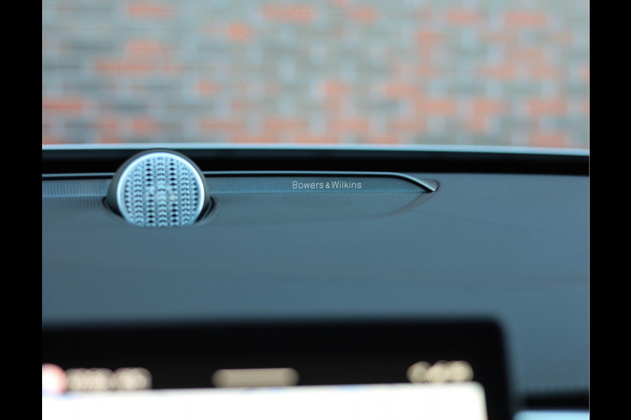 Volvo XC90 T8 AWD Ultra Dark | Pano - Trekhaak - B&W