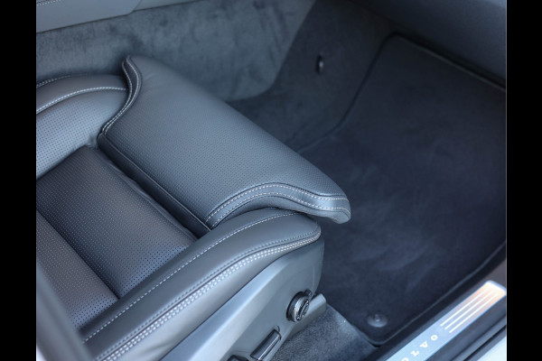 Volvo XC90 T8 AWD Ultra Dark | Pano - Trekhaak - B&W