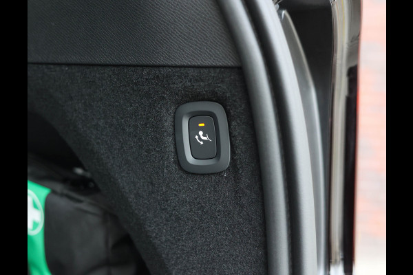 Volvo XC90 T8 AWD Ultra Dark | Pano - Trekhaak - B&W