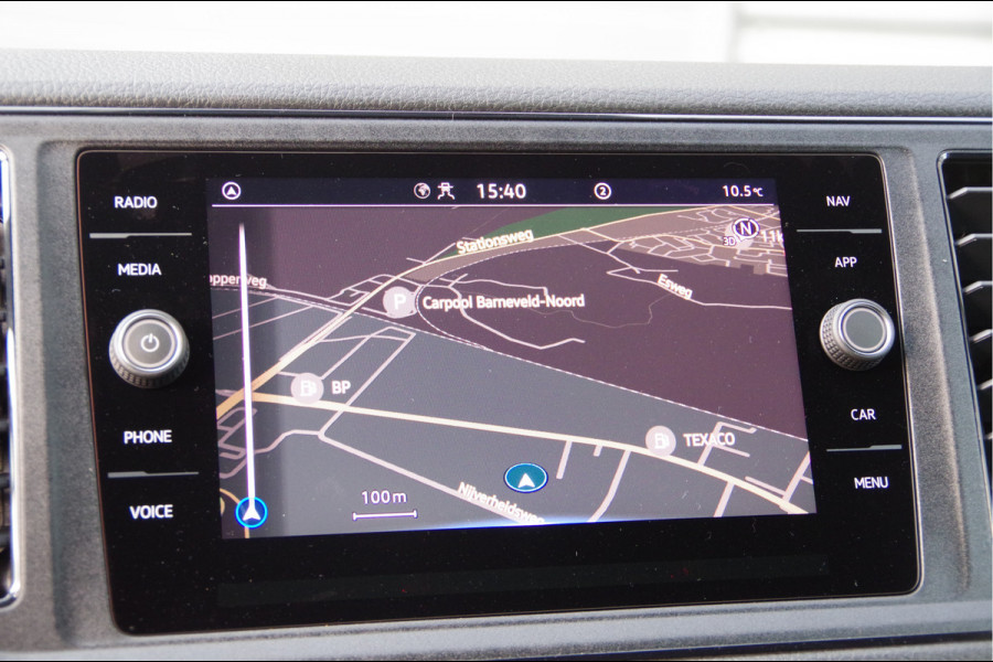 Volkswagen Crafter 35 2.0 TDI L3H3 177PK AUT. 2X SCHUIFDEUR, LED, TREKHAAK, STOELVERWARMING, CAMERA, NAVI, CRUISE, AIRCO, PARKEERSENSOREN, NIEUW!