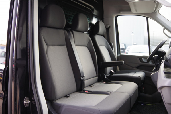 Volkswagen Crafter 35 2.0 TDI L3H3 177PK AUT. 2X SCHUIFDEUR, LED, TREKHAAK, STOELVERWARMING, CAMERA, NAVI, CRUISE, AIRCO, PARKEERSENSOREN, NIEUW!