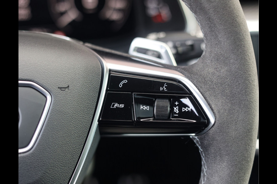 Audi RS6 Avant 4.0 TFSI quattro | Exclusive - Carbon - Pano - B&O