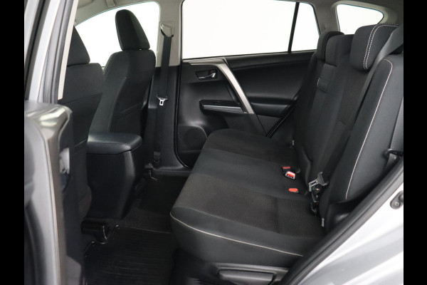 Toyota RAV4 2.5 Hybrid AWD Dynamic | Stoel & stuurverwarming | Adaptive cruise | Trekhaak | Camera | Navigatie | Climate control | Bluetooth