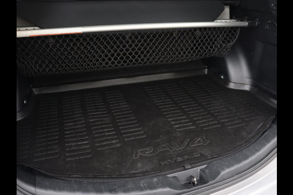 Toyota RAV4 2.5 Hybrid AWD Dynamic | Stoel & stuurverwarming | Adaptive cruise | Trekhaak | Camera | Navigatie | Climate control | Bluetooth
