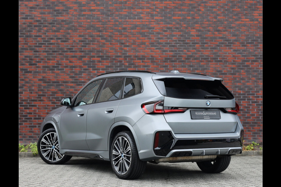BMW X1 30e xDrive | M Sport Pro - Pano - H&K