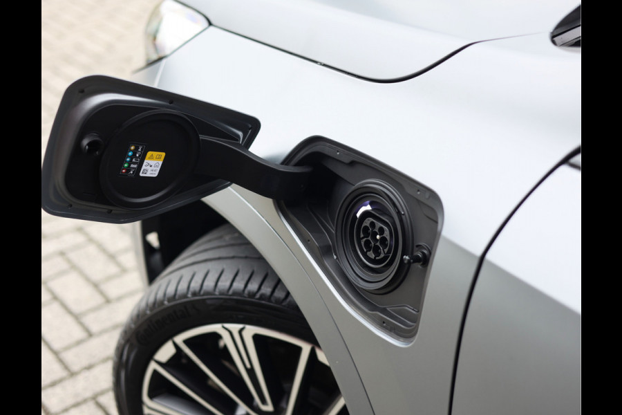 BMW X1 30e xDrive | M Sport Pro - Pano - H&K