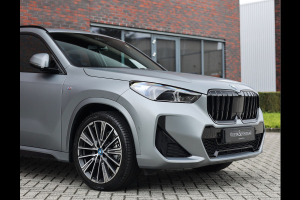 BMW X1 30e xDrive | M Sport Pro - Pano - H&K