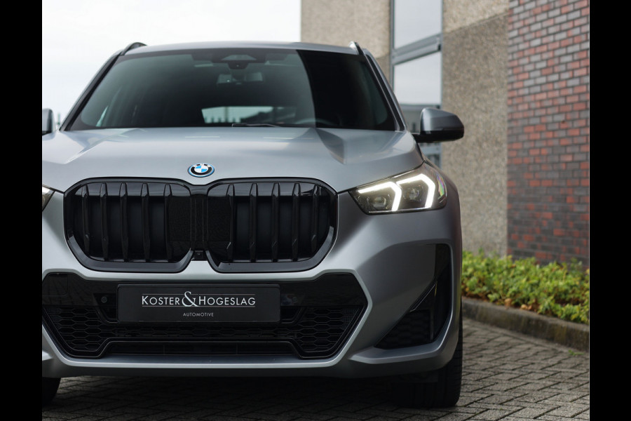 BMW X1 30e xDrive | M Sport Pro - Pano - H&K