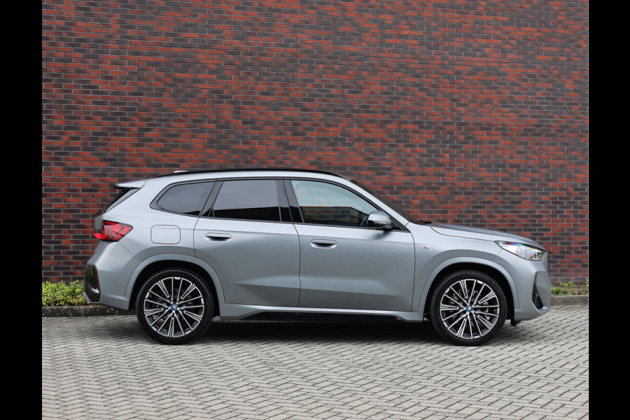 BMW X1 30e xDrive | M Sport Pro - Pano - H&K
