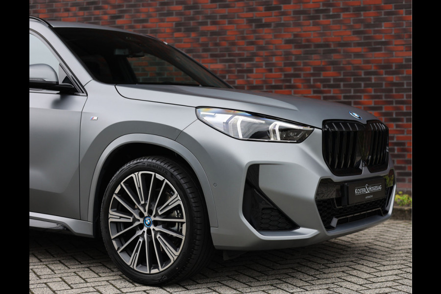 BMW X1 30e xDrive | M Sport Pro - Pano - H&K