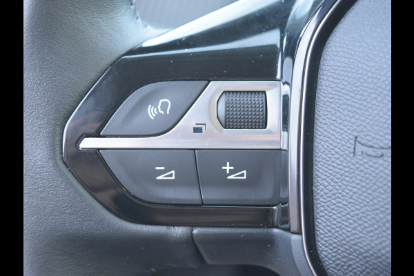 Peugeot e-208 EV Allure Avantage 51 kWh WARMTEPOMP | NAVI & CARPLAY | CAMERA MET SENSOREN |