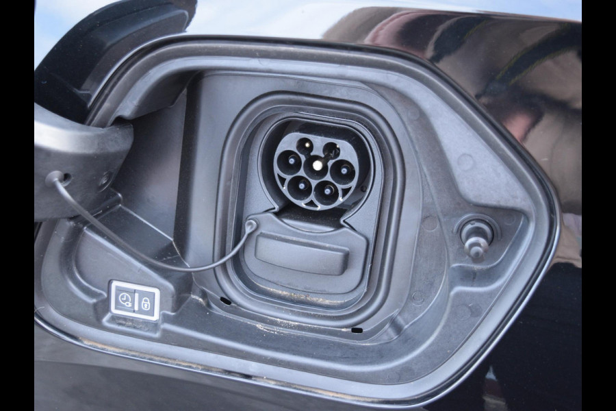 Peugeot e-208 EV Allure Avantage 51 kWh WARMTEPOMP | NAVI & CARPLAY | CAMERA MET SENSOREN |