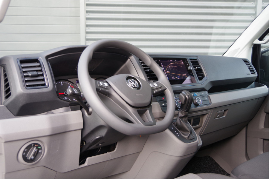 Volkswagen Crafter 35 2.0 TDI L3H3 177PK AUT. 2X SCHUIFDEUR, LED, TREKHAAK, STOELVERWARMING, CAMERA, NAVI, CRUISE, AIRCO, PARKEERSENSOREN, NIEUW!