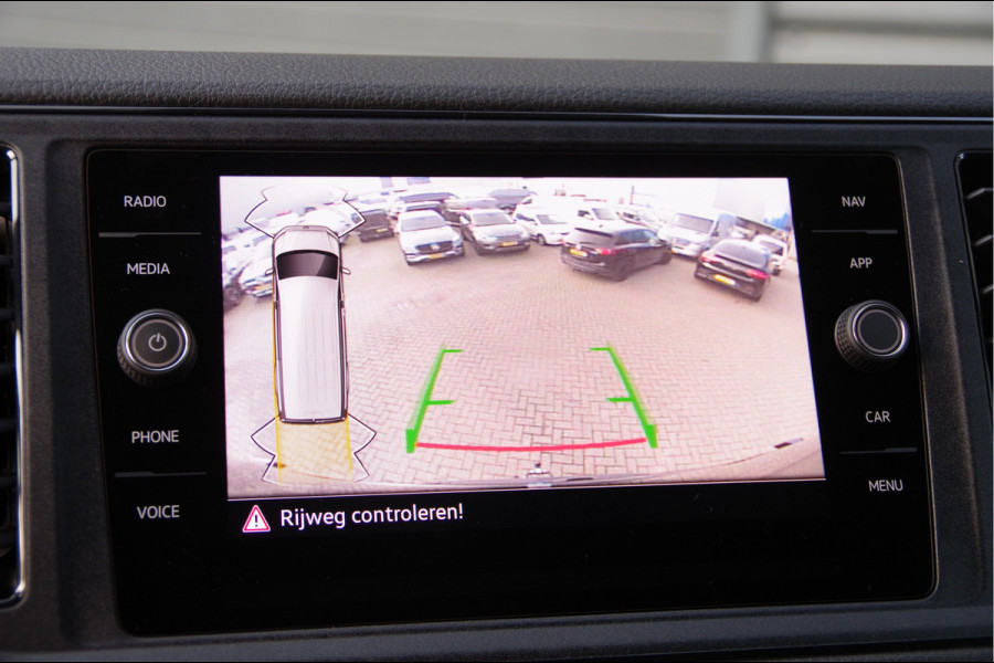 Volkswagen Crafter 35 2.0 TDI L3H3 177PK AUT. 2X SCHUIFDEUR, LED, TREKHAAK, STOELVERWARMING, CAMERA, NAVI, CRUISE, AIRCO, PARKEERSENSOREN, NIEUW!