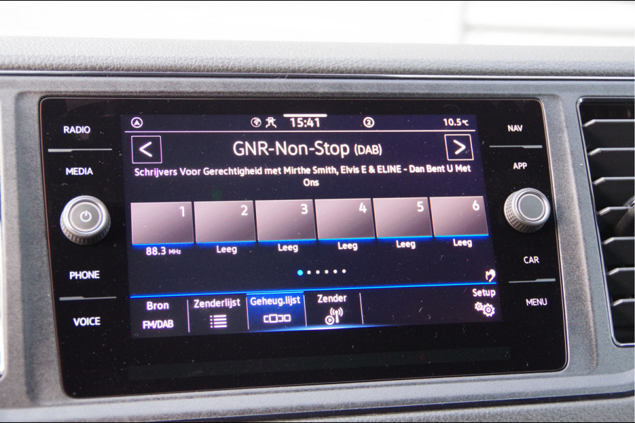 Volkswagen Crafter 35 2.0 TDI L3H3 177PK AUT. 2X SCHUIFDEUR, LED, TREKHAAK, STOELVERWARMING, CAMERA, NAVI, CRUISE, AIRCO, PARKEERSENSOREN, NIEUW!